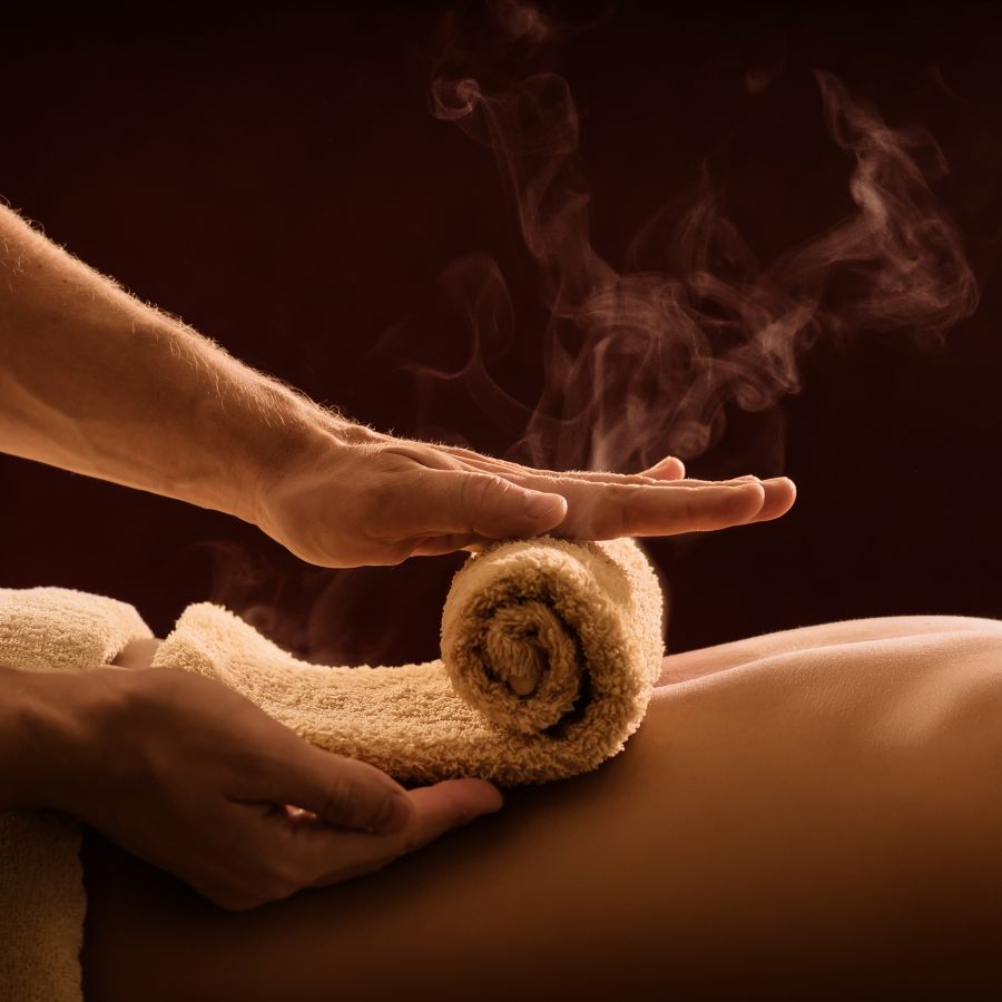 Eine "heiße Rolle" wird auf dem Rücken ausgerollt.